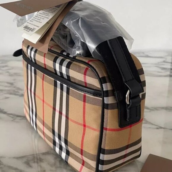 NWT Genuine Burberry Paddy Over Shoulder / Camera Bag Check Cloth and Leather - Picture 3 of 10